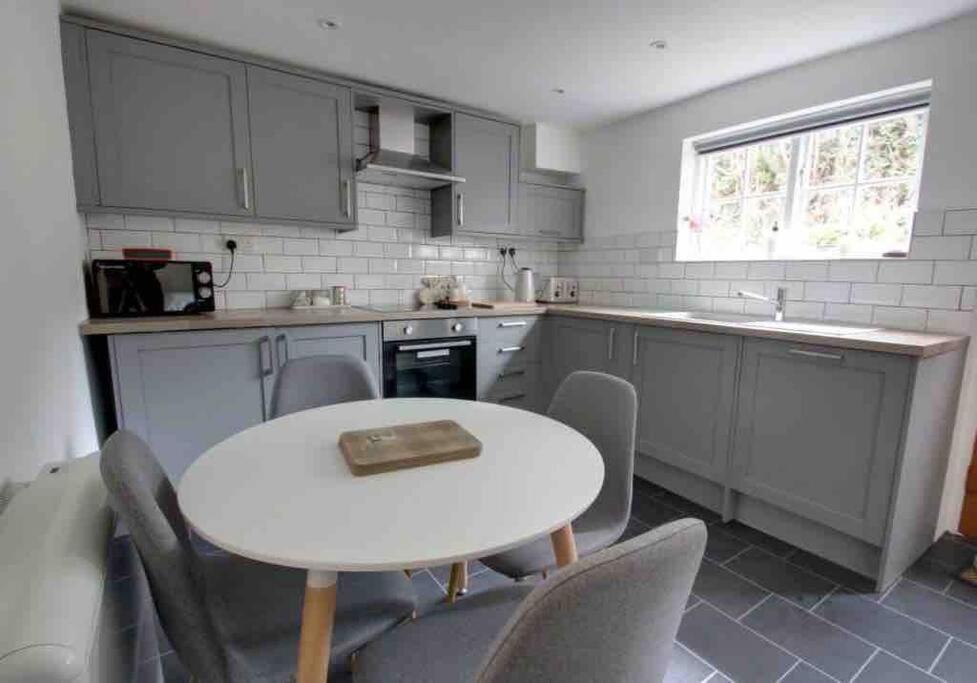 Bakewell- Super Central 2 Bed Apartment エクステリア 写真
