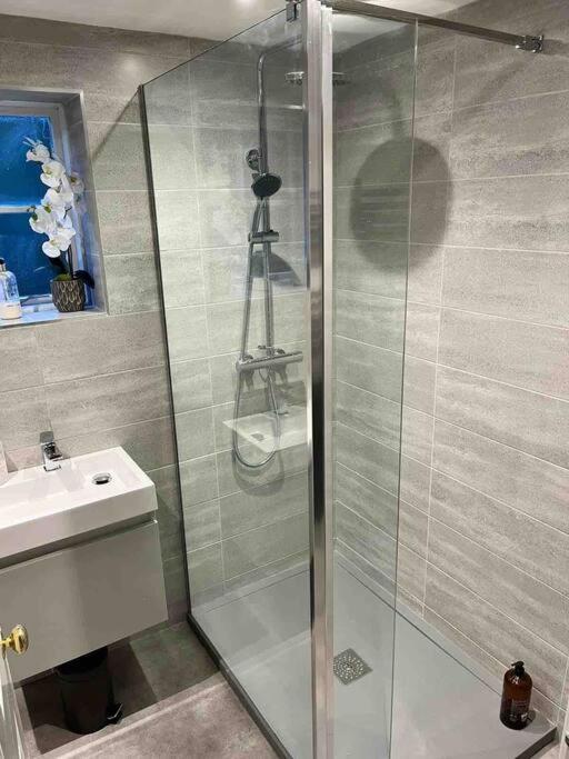 Bakewell- Super Central 2 Bed Apartment エクステリア 写真